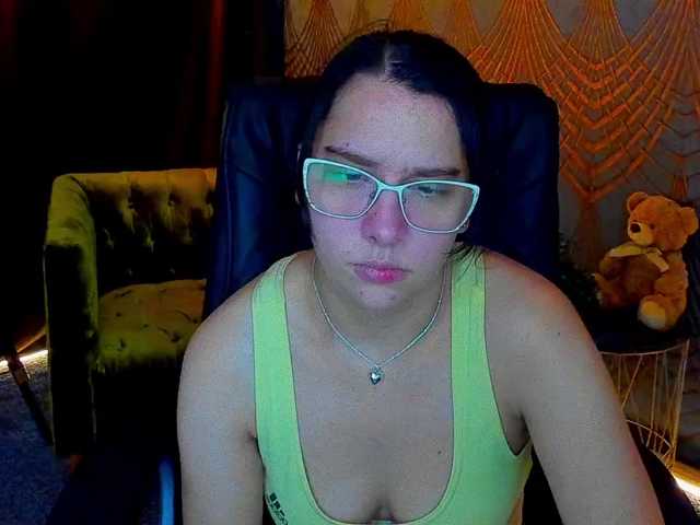 Livia-Shy live cam on BongaCams