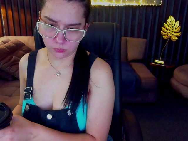 Livia-Shy live cam on BongaCams