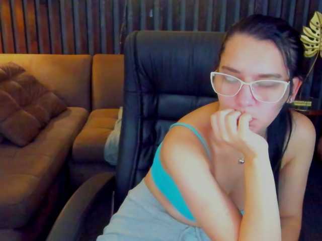 Livia-Shy live cam on BongaCams
