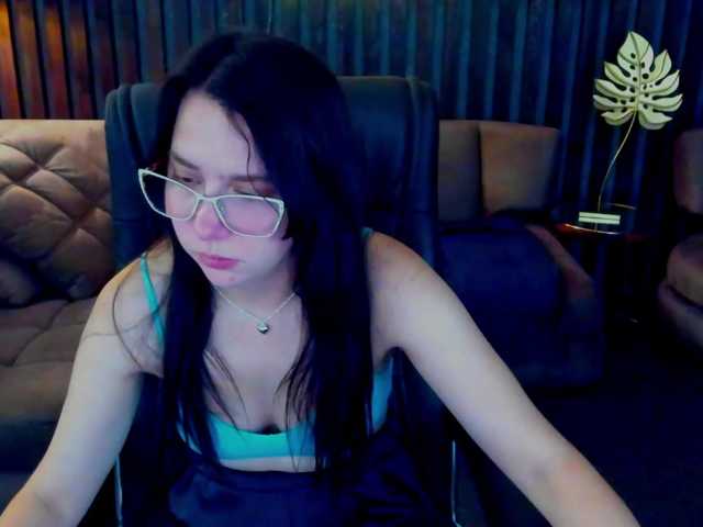 Livia-Shy live cam on BongaCams