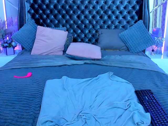 Livia-Shy live cam on BongaCams