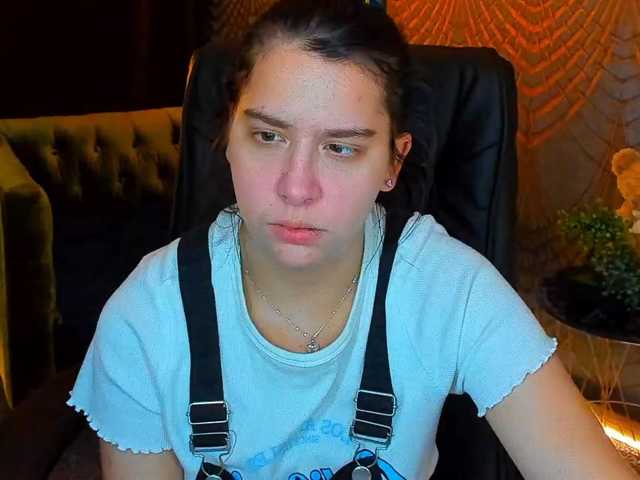 Livia-Shy