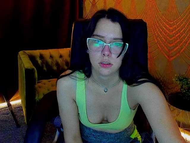 Livia-Shy live cam preview