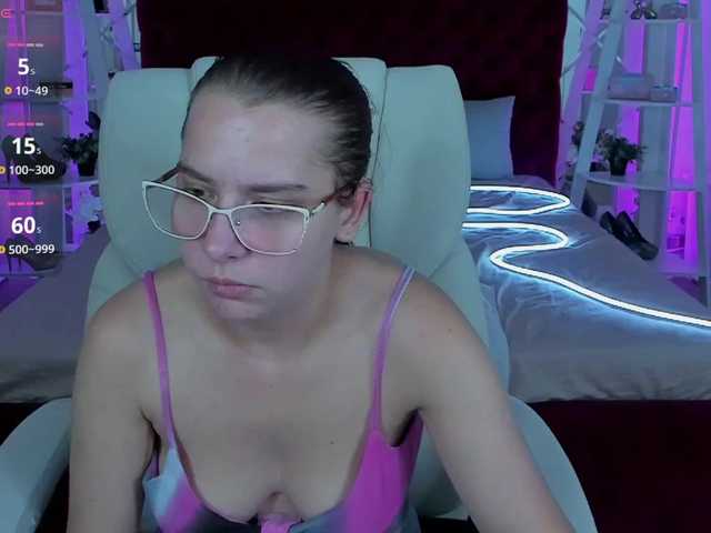 Livia-Shy live cam on BongaCams