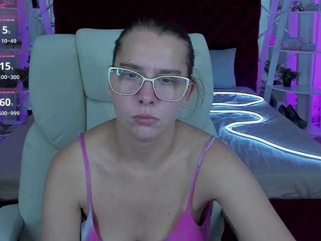 Livia-Shy live cam on BongaCams
