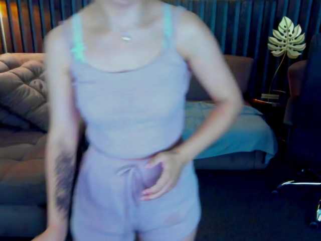 Livia-Shy live cam on BongaCams