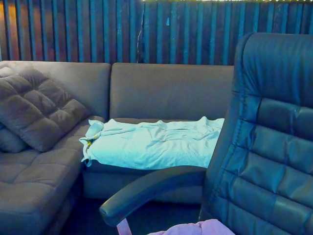 Livia-Shy live cam on BongaCams