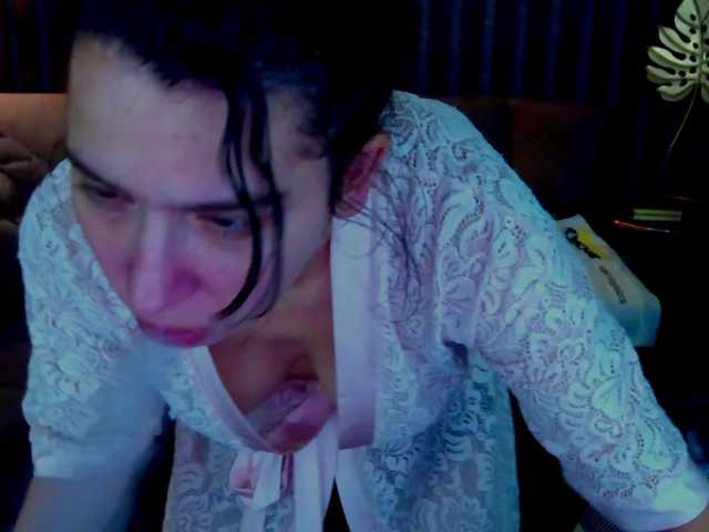 Livia-Shy live cam on BongaCams