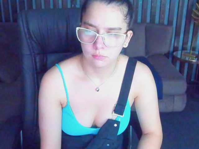Livia-Shy live cam on BongaCams