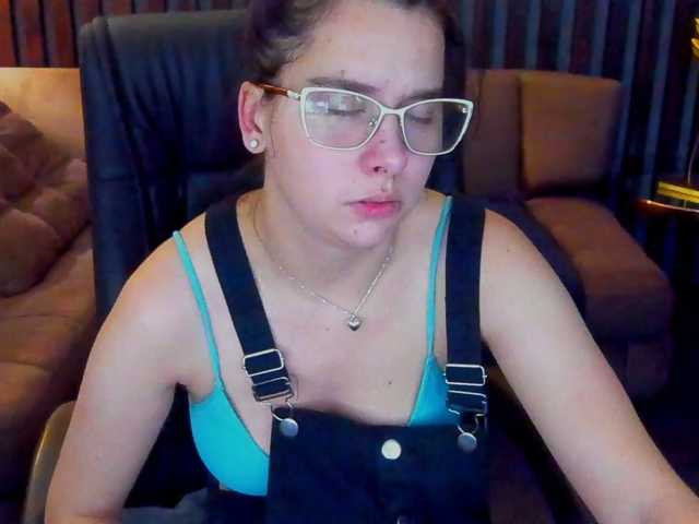 Livia-Shy live cam on BongaCams