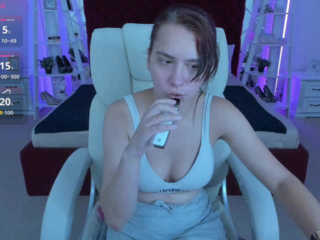Livia-Shy live webcam show