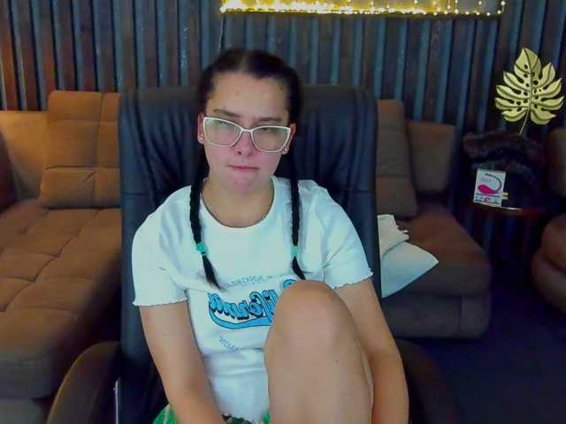 Livia-Shy live cam on BongaCams
