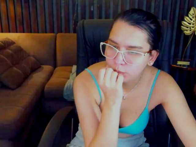 Livia-Shy live cam on BongaCams