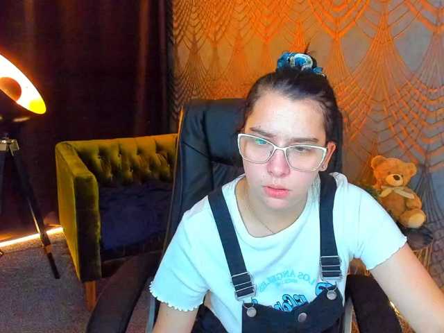 Livia-Shy live cam on BongaCams