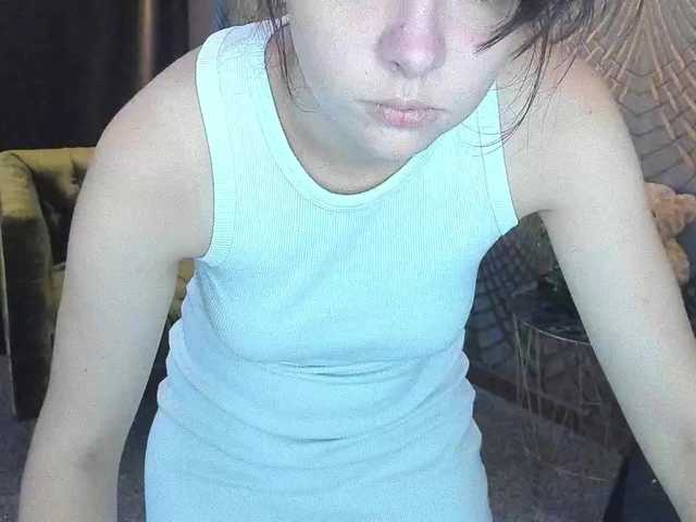 Livia-Shy live cam on BongaCams