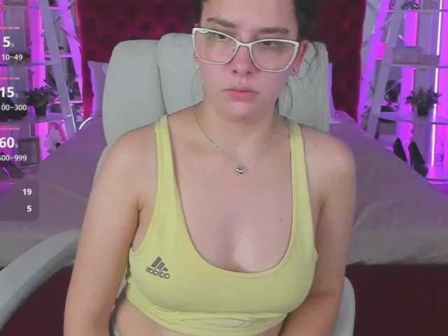 Livia-Shy live cam on BongaCams