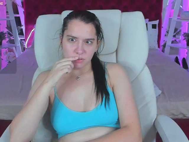 Livia-Shy live cam on BongaCams