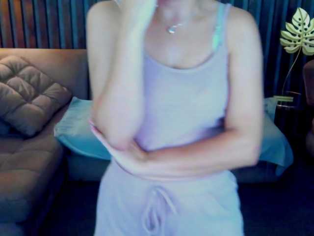 Livia-Shy live cam on BongaCams