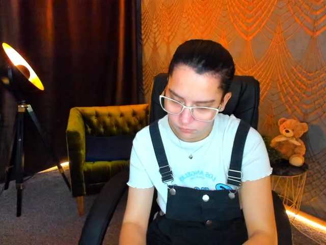 Livia-Shy live cam on BongaCams
