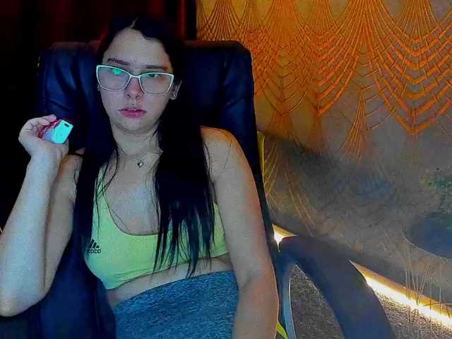 Livia-Shy live cam on BongaCams
