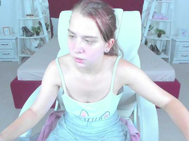 Livia-Shy live cam on BongaCams