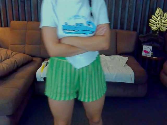 Livia-Shy live cam on BongaCams
