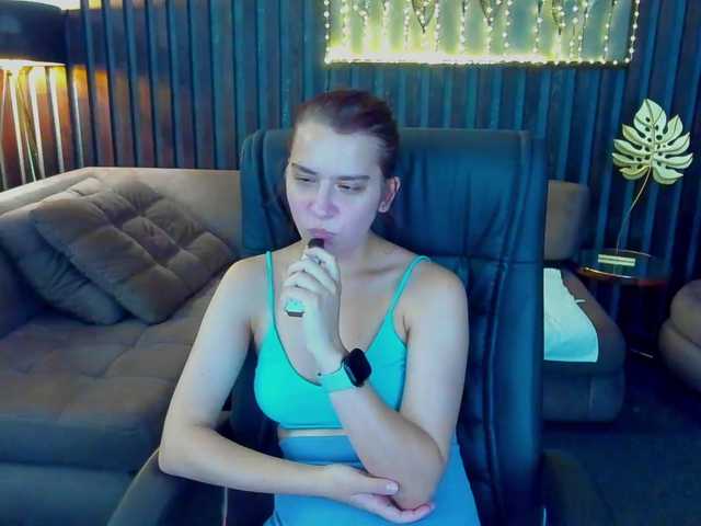 Livia-Shy live cam on BongaCams