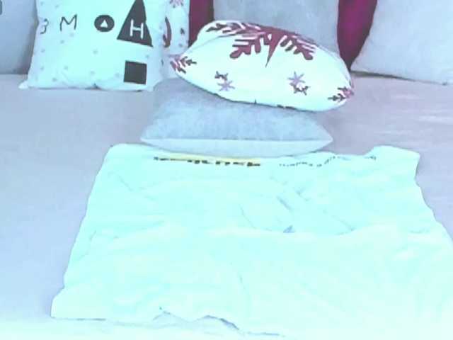 Livia-Shy live cam on BongaCams