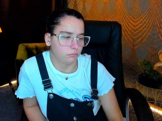 Livia-Shy live cam on BongaCams