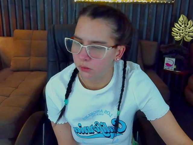 Livia-Shy live cam on BongaCams