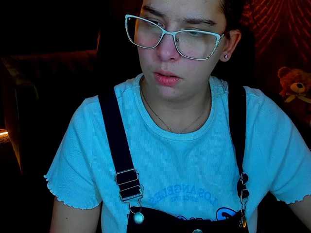 Livia-Shy live cam on BongaCams