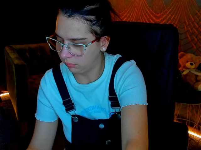 Livia-Shy live cam on BongaCams