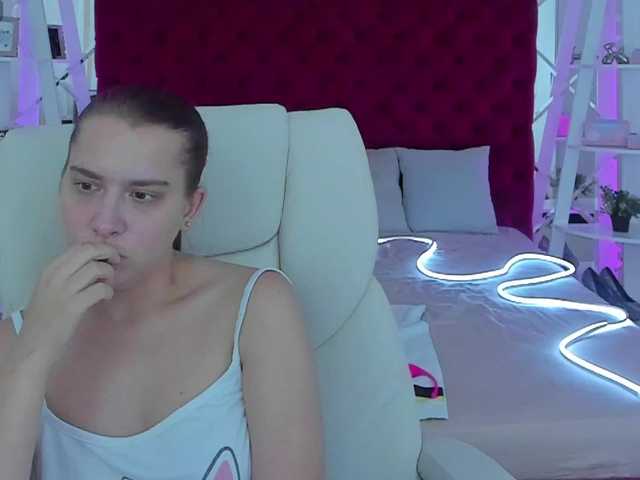 Livia-Shy live cam on BongaCams
