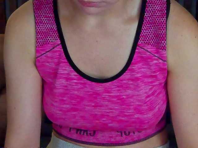 Livia-Shy live cam on BongaCams