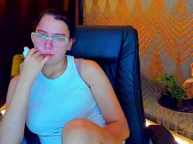 Livia-Shy live cam on BongaCams