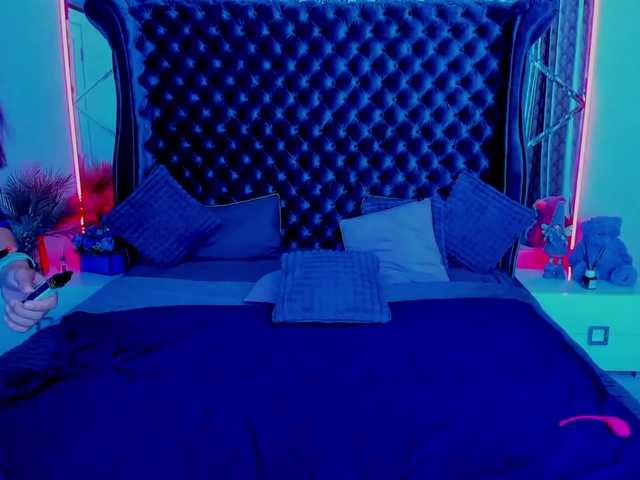Livia-Shy live cam on BongaCams