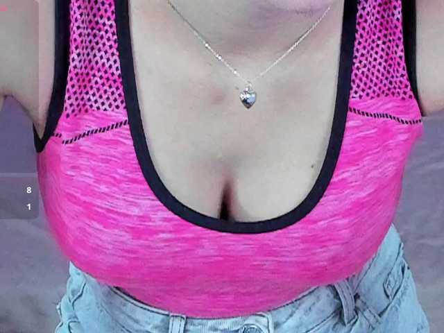 Livia-Shy live cam on BongaCams