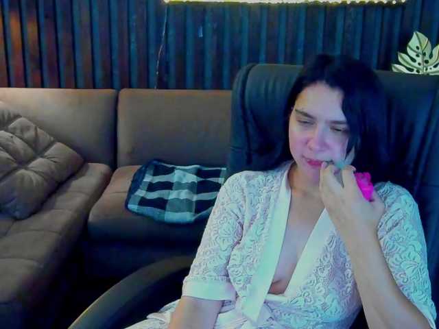 Livia-Shy live cam on BongaCams
