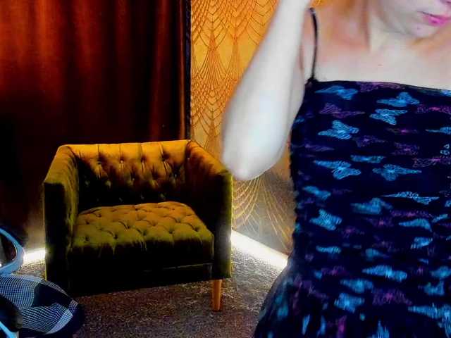 Livia-Shy live cam on BongaCams