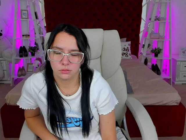 Livia-Shy live cam on BongaCams