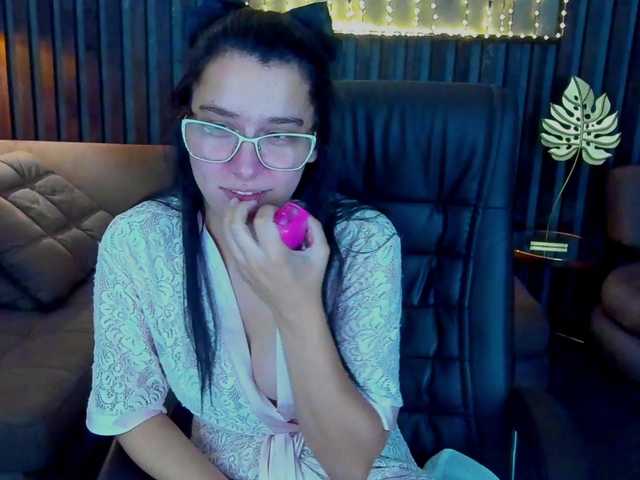 Livia-Shy live cam on BongaCams