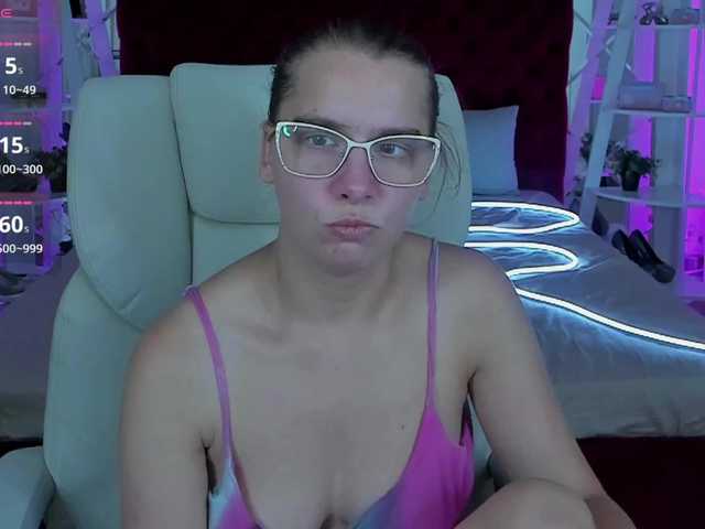Livia-Shy live cam on BongaCams