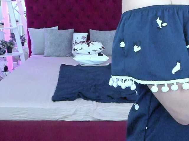 Livia-Shy live cam on BongaCams