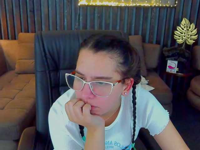 Livia-Shy live cam on BongaCams