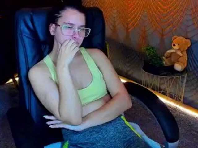 Livia-Shy live cam on BongaCams