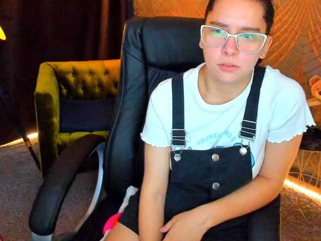 Livia-Shy live cam on BongaCams