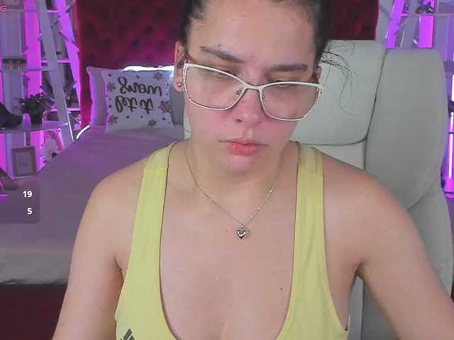 Livia-Shy live cam on BongaCams