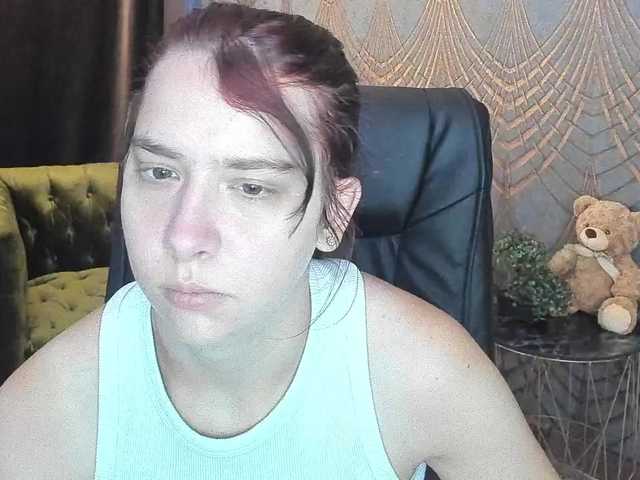 Livia-Shy live cam on BongaCams