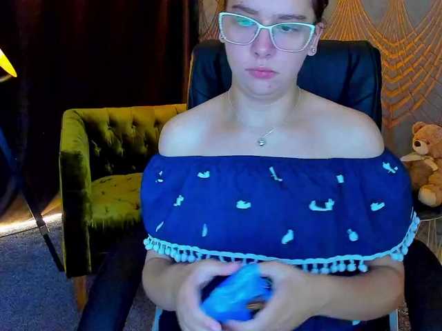 Livia-Shy live cam on BongaCams