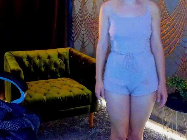 Livia-Shy live cam on BongaCams